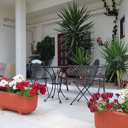 Hotel Il Platano Ottana Bagian luar foto