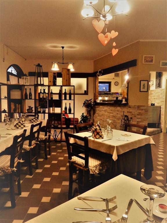 Hotel Il Platano Ottana Bagian luar foto