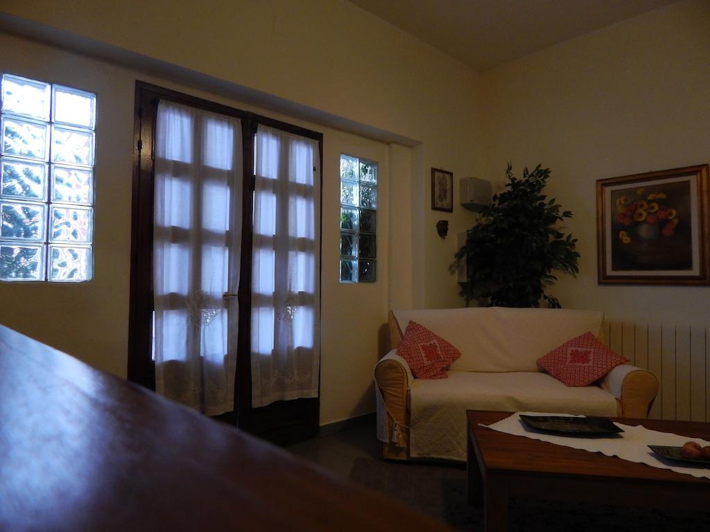 Hotel Il Platano Ottana Bagian luar foto
